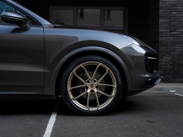 2019 Porsche Cayenne Coupé III, серый, 8390000 рублей - вид 7