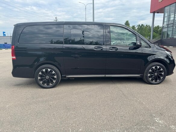 2023 Mercedes-Benz V-Класс 300 d компактный III (W447) Рестайлинг, чёрный - вид 18