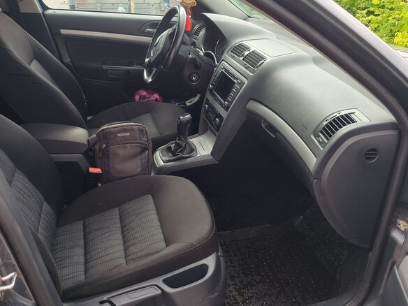 2012 Skoda Octavia II (A5) Рестайлинг, серый, 1350000 рублей - вид 7
