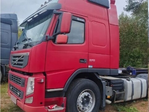 2013 Volvo FM, коричневый, 2500000 рублей - вид 2