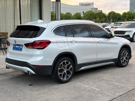 2022 BMW X1 Long 20Li sDrive II (F48) Рестайлинг, белый, 2180000 рублей, вид 4