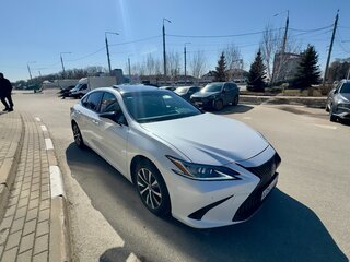 2021 Lexus ES 200 VII Рестайлинг, белый, 3650000 рублей, вид 2
