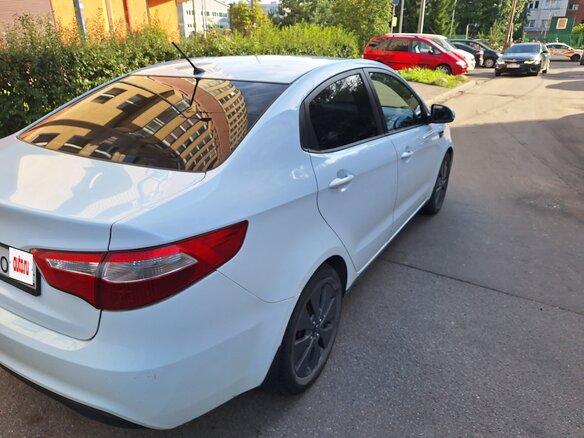 2012 Kia Rio 5-speed III, белый - вид 3