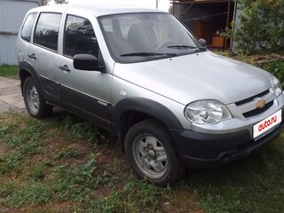 2012 Chevrolet Niva I Рестайлинг, серебристый, 390000 рублей, вид 3