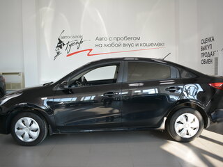 2017 Kia Rio IV, чёрный, 926000 рублей, вид 5