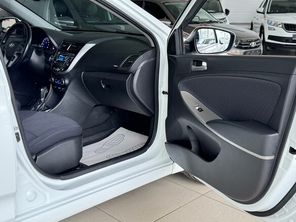 2015 Hyundai Solaris I Рестайлинг, белый - вид 15