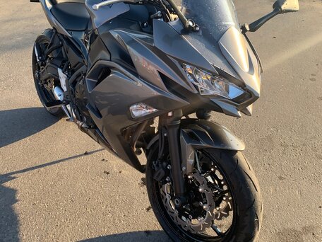 2021 Kawasaki Ninja 650, серый, 690000 рублей, вид 4