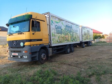 2003 Mercedes-Benz Actros, жёлтый, 3600000 рублей, вид 1