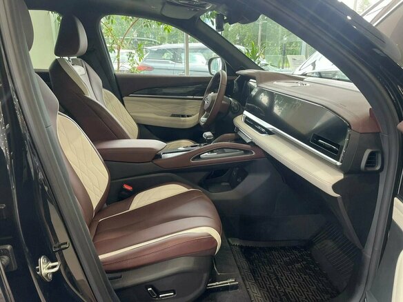 2026 Geely Monjaro I Рестайлинг, чёрный - вид 8