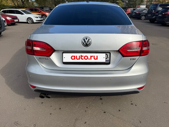 2013 Volkswagen Jetta VI, серебристый - вид 3