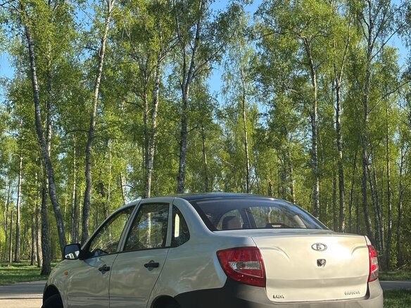 2014 Lada (ВАЗ) Granta I, серебристый, 225000 рублей - вид 6