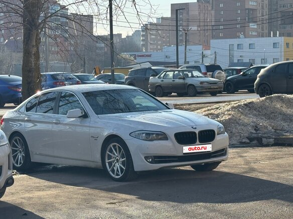 2012 BMW 5 серии 528i xDrive VI (F10/F11/F07), белый, 1900000 рублей - вид 2