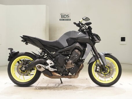 2017 Yamaha MT-09 (FZ-09), серый, 840000 рублей, вид 2
