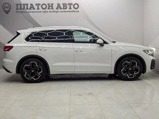 2024 Volkswagen Touareg III Рестайлинг, белый, 11100000 рублей, вид 4