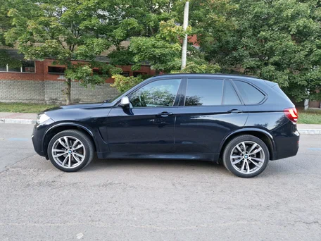 2017 BMW X5 30d III (F15), чёрный, 3600000 рублей, вид 3