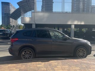 2018 BMW X1 18i sDrive II (F48), серый, 1700000 рублей, вид 3