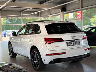 2022 Audi Q5 40 TDI II (FY) Рестайлинг, белый, 4800000 рублей, вид 2