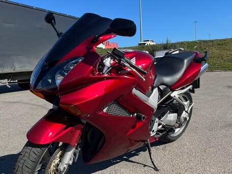 2005 Honda VFR 800, красный, 430000 рублей, вид 1