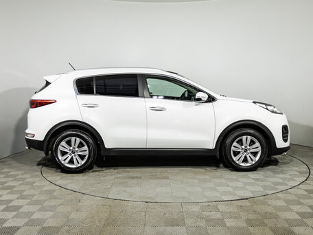 2016 Kia Sportage IV, белый, 1699989 рублей, вид 4