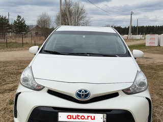 2015 Toyota Prius v (+) I Рестайлинг (ZVW40/41), белый, 2000000 рублей, вид 1