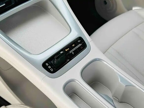 2025 Geely Geome Xingyuan 40.16 kWh, зелёный, 1588011 рублей - вид 18