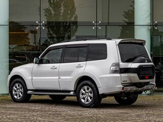 2014 Mitsubishi Pajero IV Рестайлинг 1, белый, 2145000 рублей, вид 4