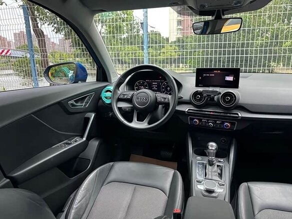 2019 Audi Q2 L e-tron I, синий, 1470000 рублей - вид 19