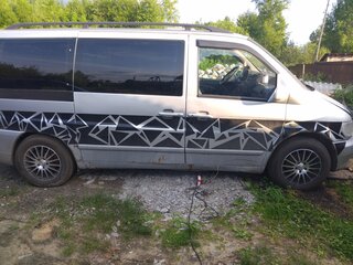 2000 Mercedes-Benz V-Класс 200 I (W638), серебристый, 350000 рублей, вид 3