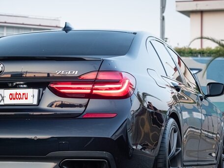 2016 BMW 7 серии 750i xDrive VI (G11/G12), чёрный, 4300000 рублей, вид 4