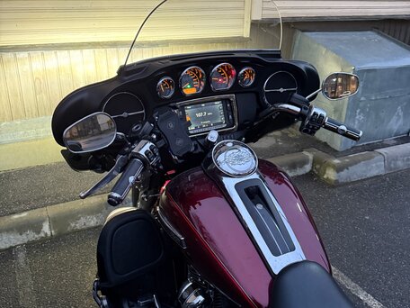 2017 Harley-Davidson Tri Glide, красный, 2600000 рублей, вид 5
