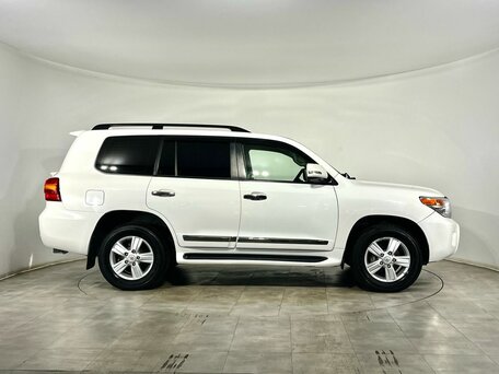 2014 Toyota Land Cruiser 200 Series Рестайлинг 1, белый, 3549000 рублей, вид 5