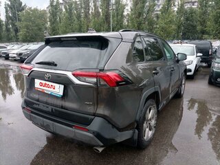 2020 Toyota RAV4 V (XA50), коричневый, 3025000 рублей, вид 4