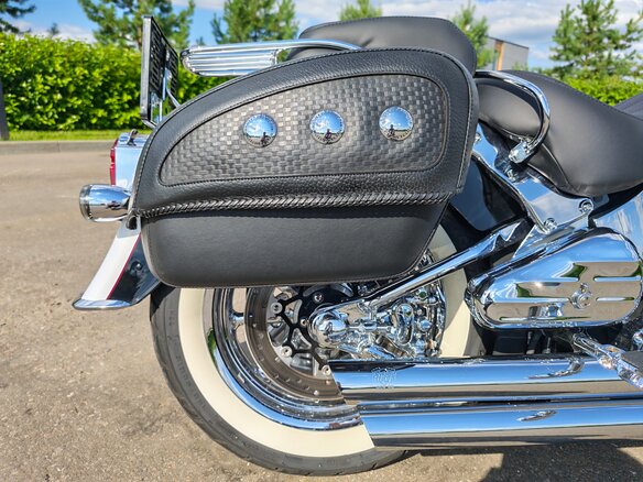 2006 Harley-Davidson Softail Deluxe, белый, 2100000 рублей - вид 9