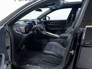 2026 Porsche Macan Turbo II, чёрный, 16140000 рублей, вид 4