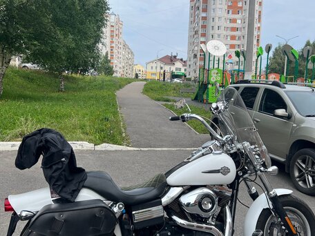 2011 Harley-Davidson Fat Bob, белый, 850000 рублей, вид 2