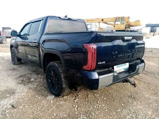 2022 Toyota Tundra CrewMax III, синий, 6805800 рублей, вид 4