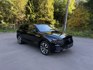 2021 Volkswagen Touareg III, чёрный, 6990000 рублей, вид 3