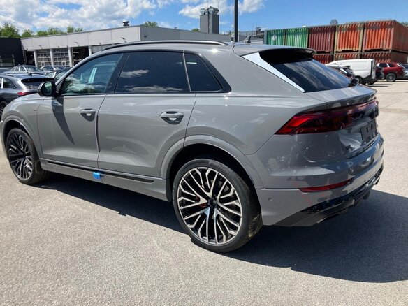 2026 Audi Q8 50 TDI I (4M) Рестайлинг, серый, 17600000 рублей - вид 1