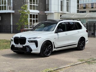 2025 BMW X7 40i I (G07) Рестайлинг, белый, 14999000 рублей, вид 4