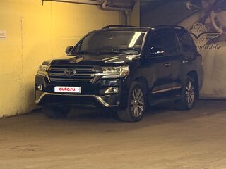 2016 Toyota Land Cruiser 200 Series Рестайлинг 2, чёрный, 5900000 рублей, вид 3
