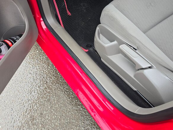 2011 Volkswagen Golf Plus II, красный - вид 18
