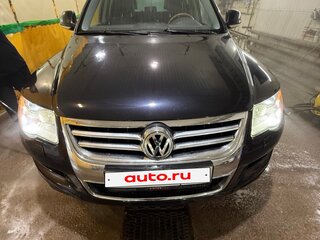 2008 Volkswagen Touareg I Рестайлинг, чёрный, 1050000 рублей, вид 2