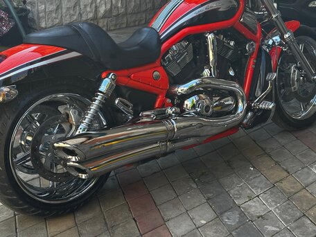 2006 Harley-Davidson CVO, красный, 980000 рублей, вид 4