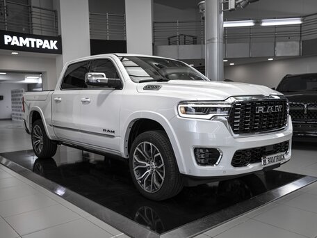 2026 Ram 1500 Crew Cab V Рестайлинг, белый, 11060545 рублей, вид 1