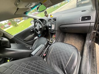 2013 Volkswagen Polo V, чёрный, 400000 рублей, вид 5