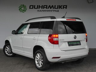 2018 Skoda Yeti I Рестайлинг, белый, 1620000 рублей, вид 3