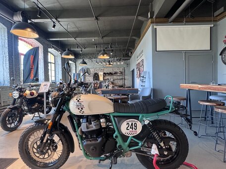 2026 Royal Enfield Bear 650, белый, 738000 рублей, вид 4