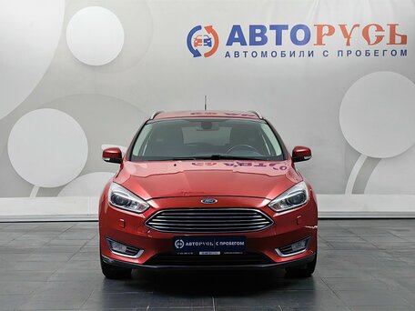 2017 Ford Focus III Рестайлинг, красный, 1050000 рублей, вид 3