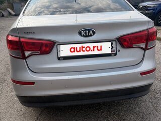 2015 Kia Rio III Рестайлинг, серебристый, 750000 рублей, вид 2