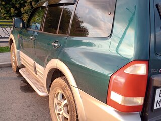 2002 Mitsubishi Pajero III Рестайлинг, зелёный, 700000 рублей, вид 1